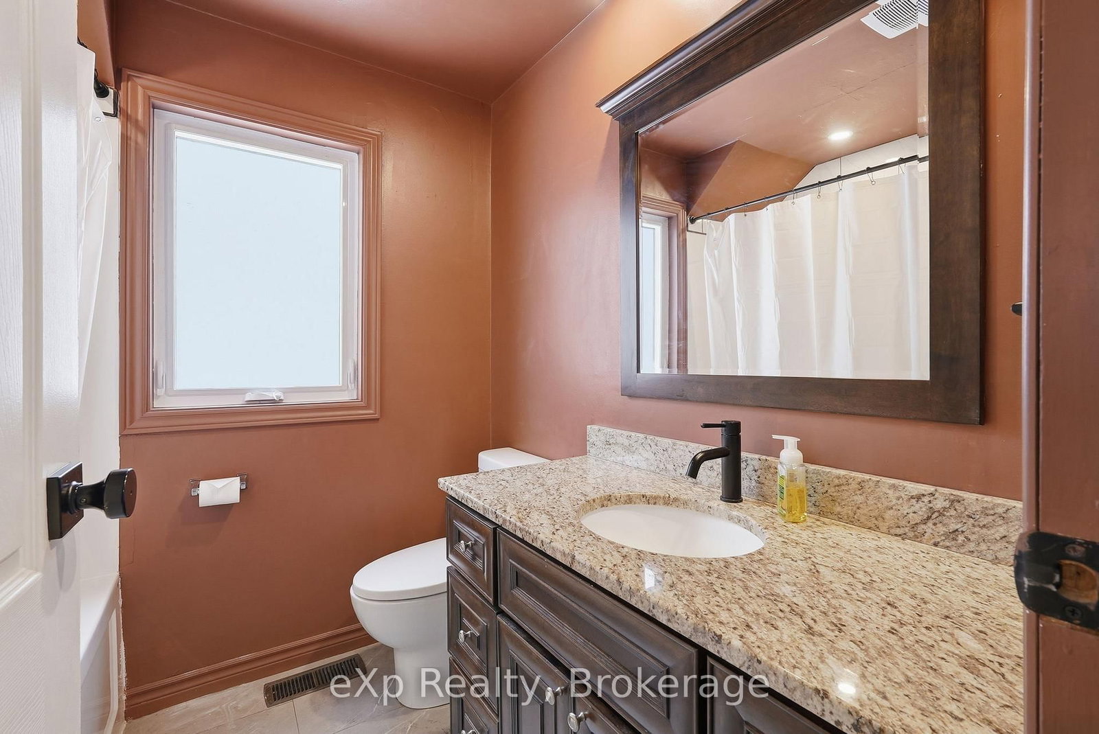 60 Main Street E • Mapleton, ON photo 16