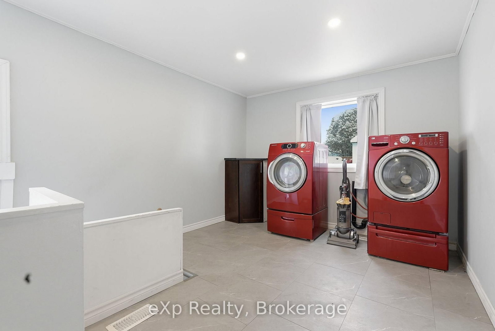 60 Main Street E • Mapleton, ON photo 19