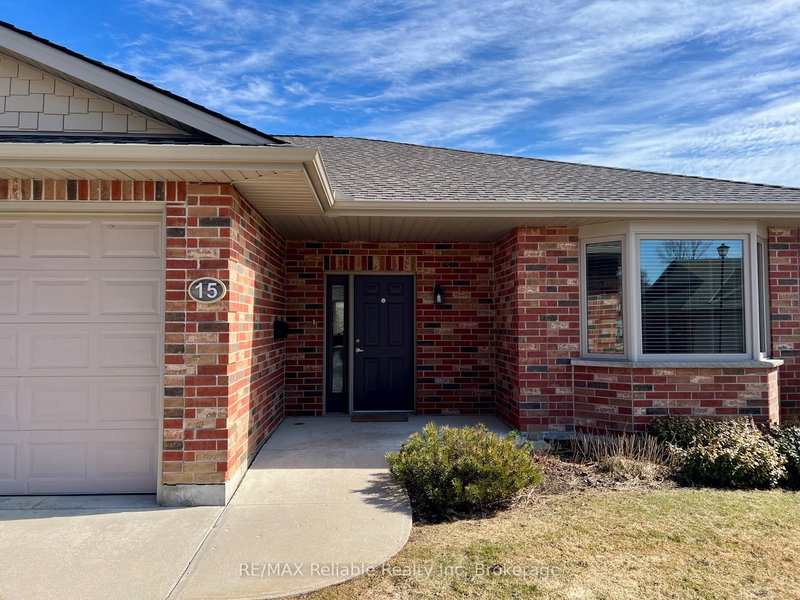 15 Bayfield Mews Lane, Bluewater, N0M 1G0 | Image 2