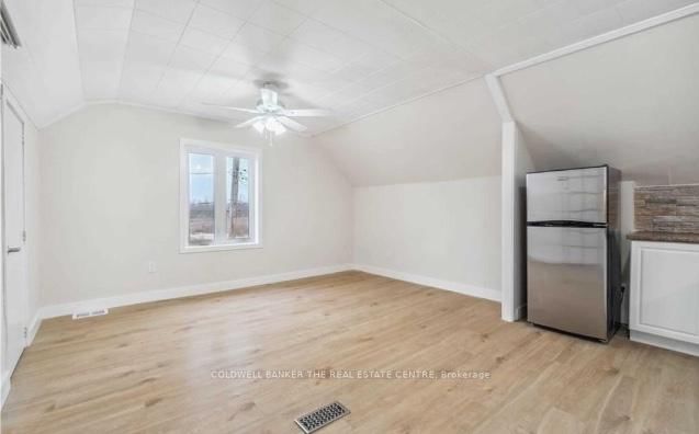 UPPER - 77 Mohawk St, Brantford, N3S 2W6 | Image 3