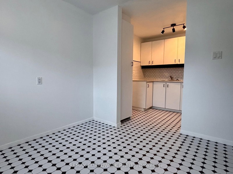 53J Sumac St, Ottawa, K1J 7T7 | Image 3