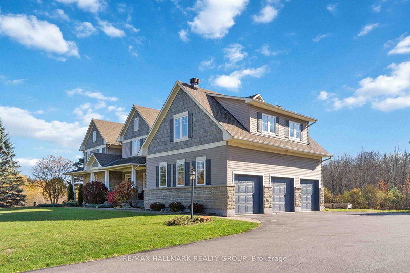 137 Goodman Dr, Ottawa, K2W 1C7 | Image 2