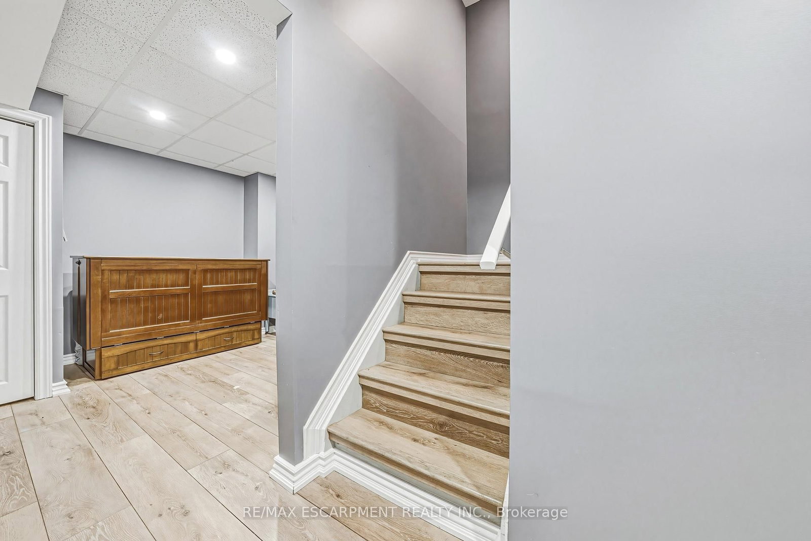 Detached House for sale at 108 CLEGHORN Drive, Hamilton, Ontario, L0R 1C0 - Binbrook - MLS: X12888148