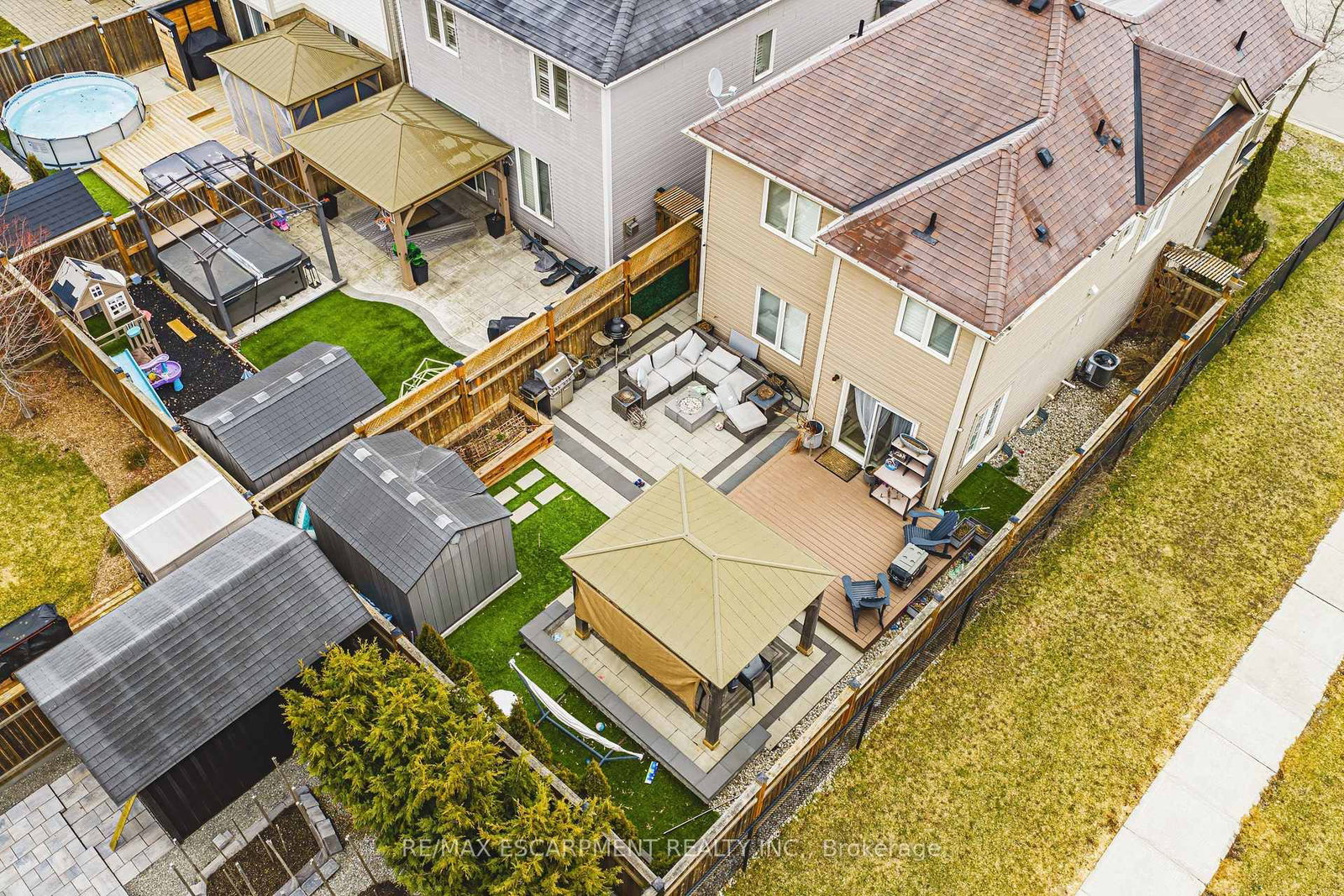 Detached House for sale at 108 CLEGHORN Drive, Hamilton, Ontario, L0R 1C0 - Binbrook - MLS: X12888148