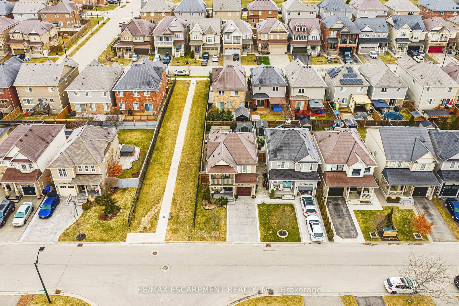 Detached House for sale at 108 CLEGHORN Drive, Hamilton, Ontario, L0R 1C0 - Binbrook - MLS: X12888148