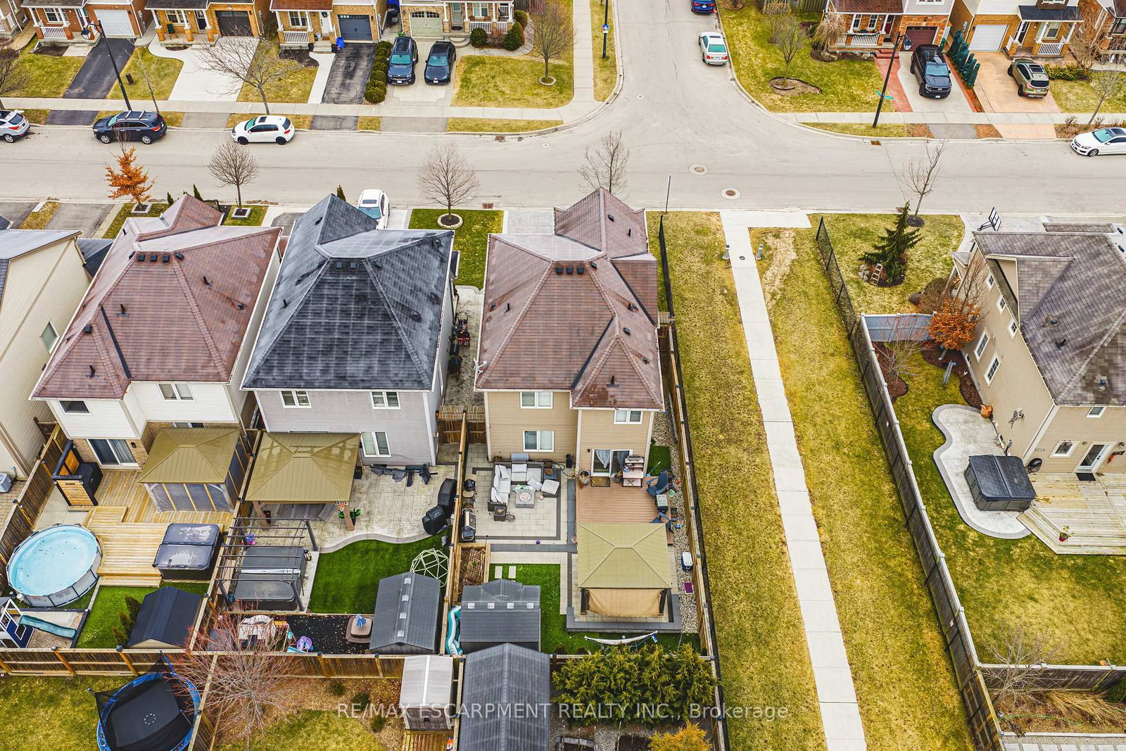 Detached House for sale at 108 CLEGHORN Drive, Hamilton, Ontario, L0R 1C0 - Binbrook - MLS: X12888148