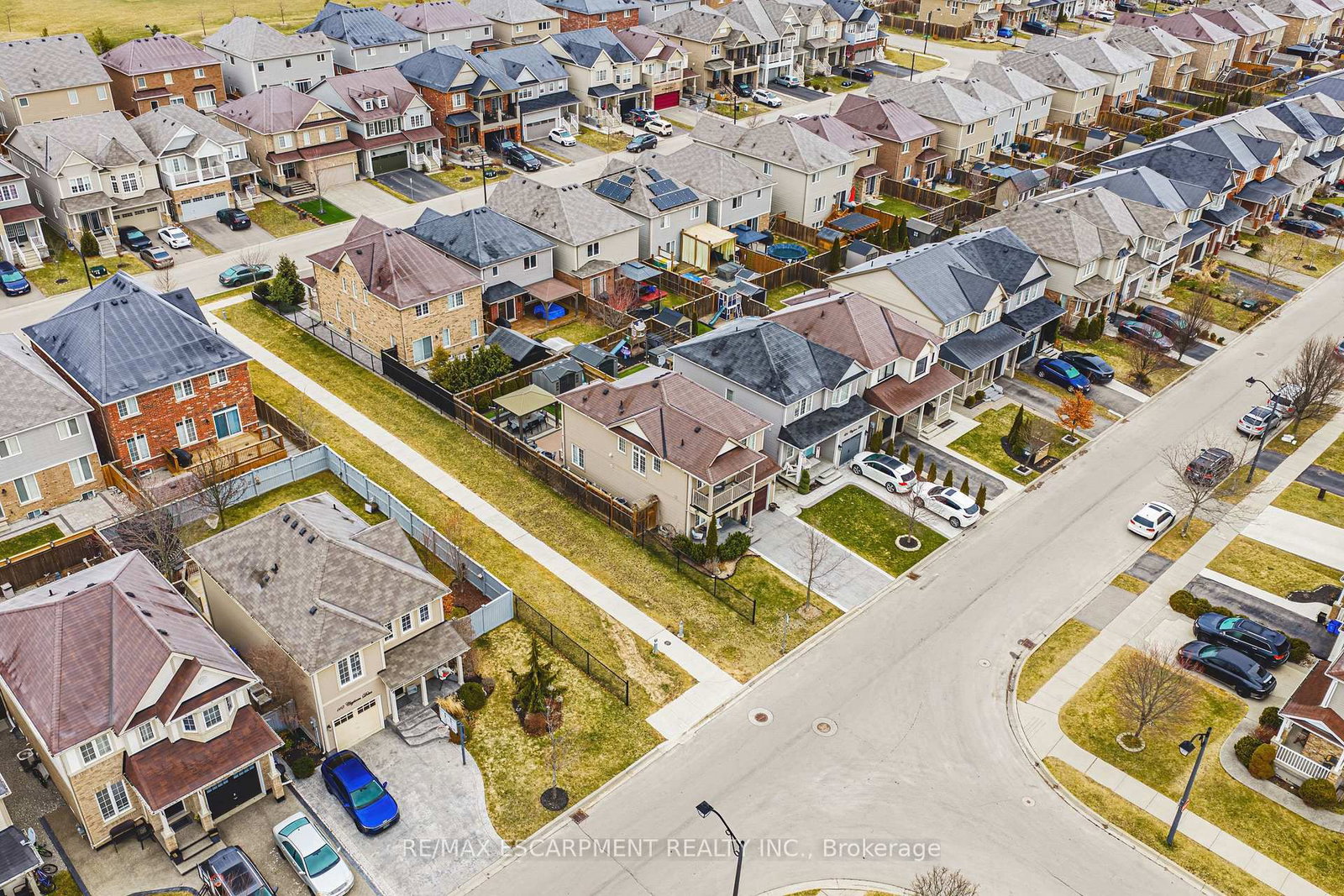 Detached House for sale at 108 CLEGHORN Drive, Hamilton, Ontario, L0R 1C0 - Binbrook - MLS: X12888148