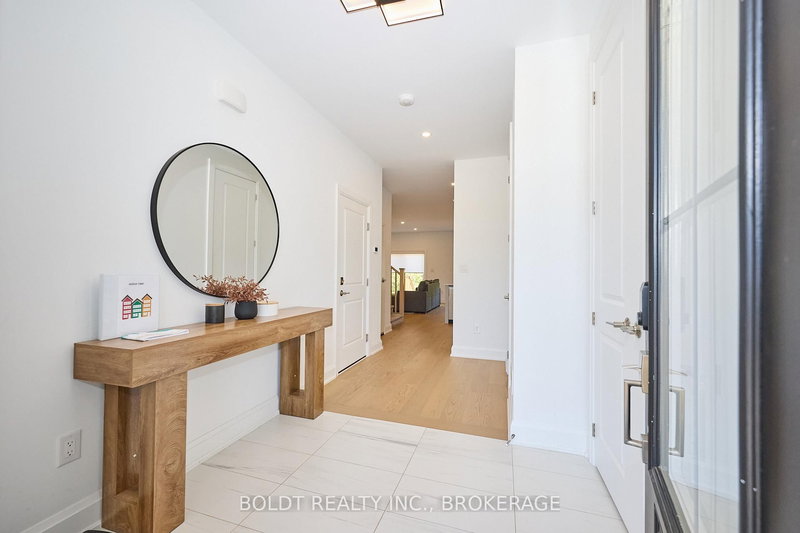 556 Mississauga Ave, Fort Erie, L2A 0G8 | Image 2