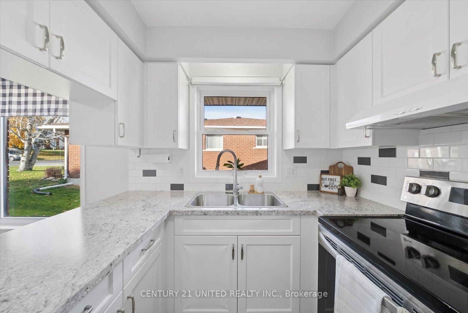 Detached House for sale at 1551 Cherryhill Road, Peterborough, Ontario, K9K 1A7 - Monaghan Ward 2 - MLS: X12888396