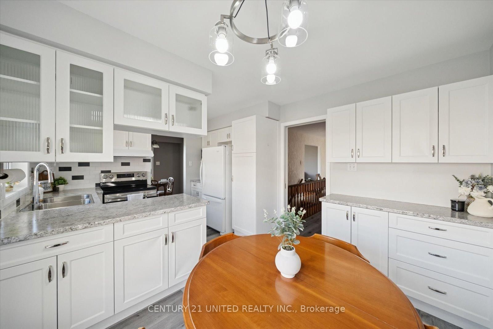 Detached House for sale at 1551 Cherryhill Road, Peterborough, Ontario, K9K 1A7 - Monaghan Ward 2 - MLS: X12888396