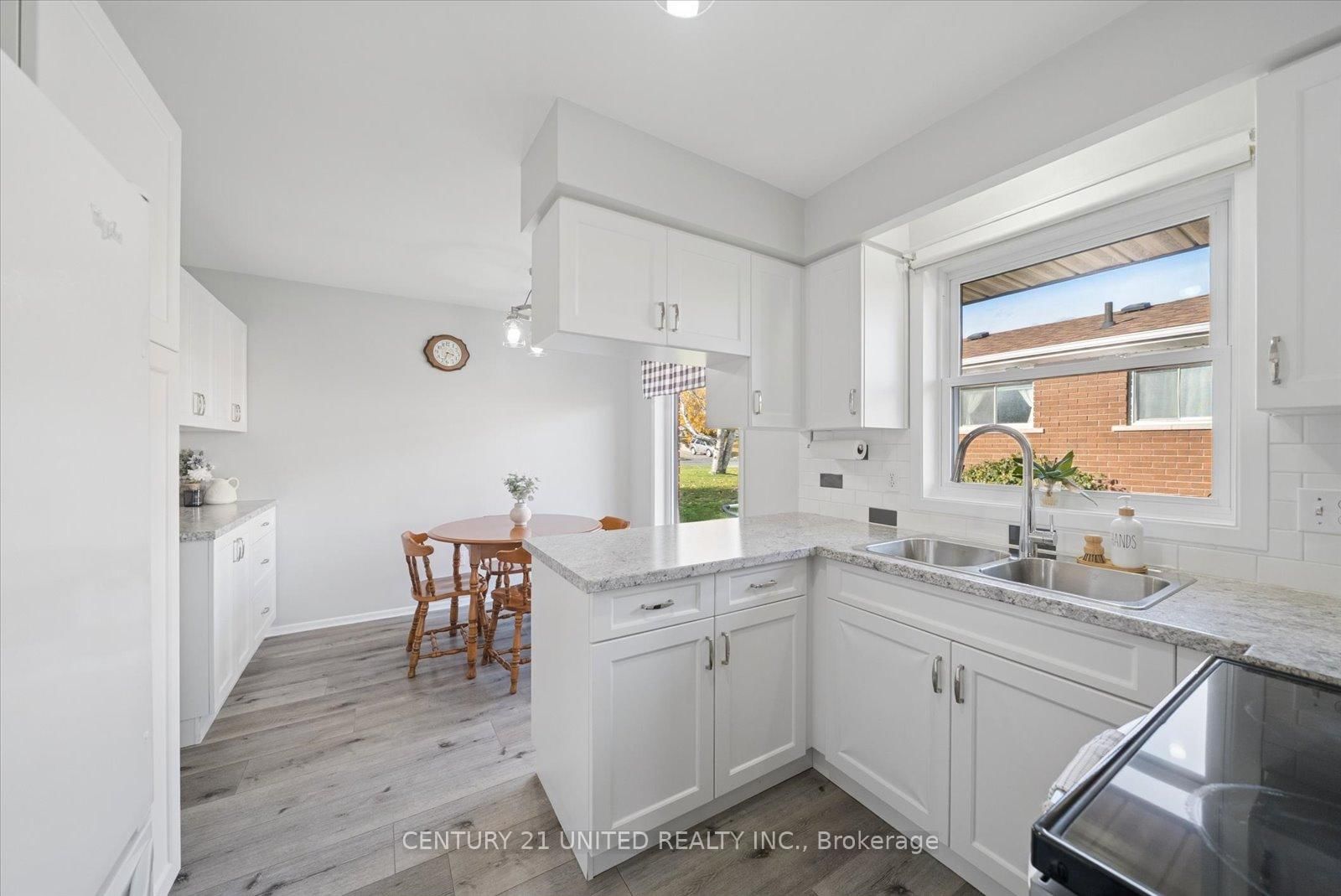 Detached House for sale at 1551 Cherryhill Road, Peterborough, Ontario, K9K 1A7 - Monaghan Ward 2 - MLS: X12888396