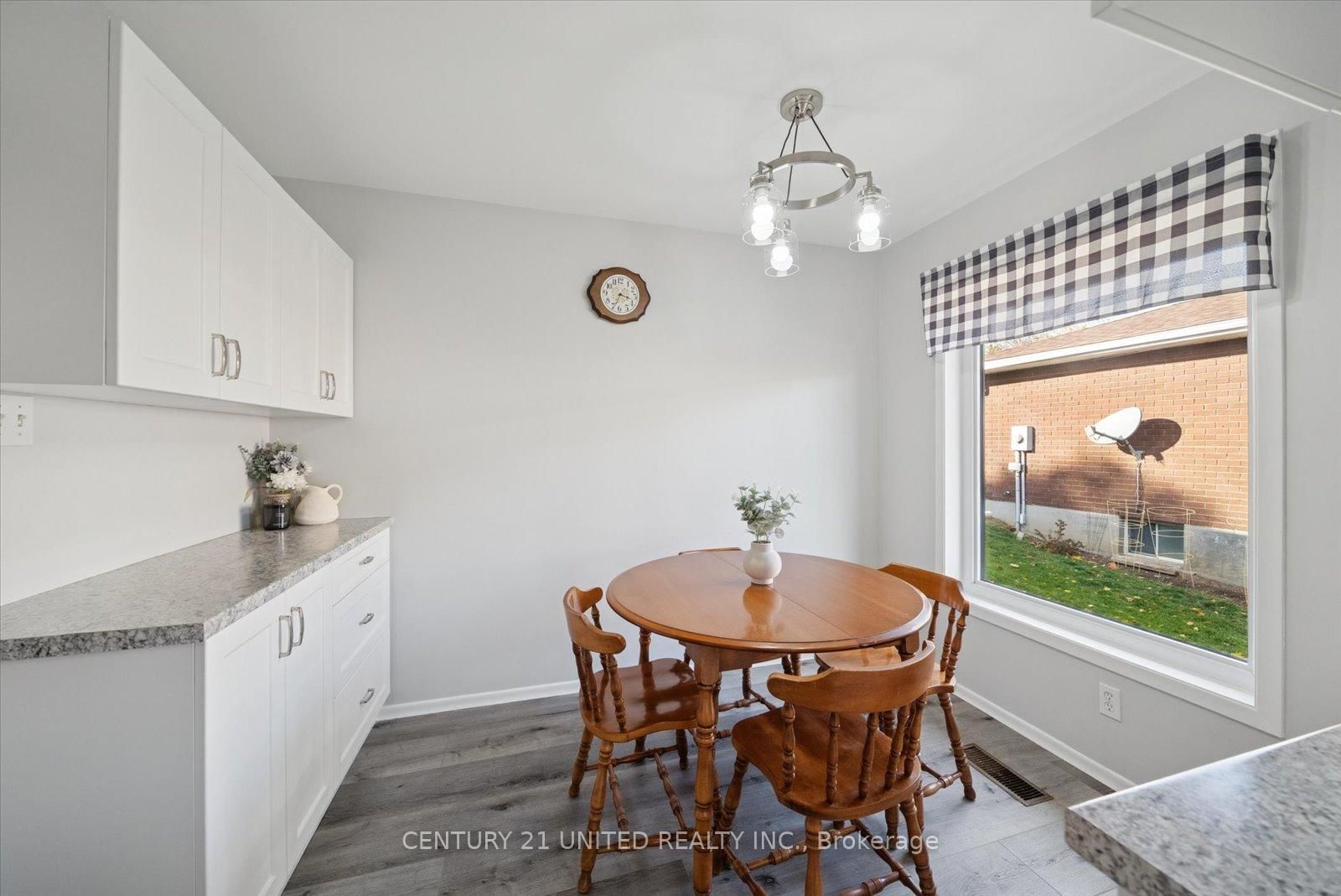 Detached House for sale at 1551 Cherryhill Road, Peterborough, Ontario, K9K 1A7 - Monaghan Ward 2 - MLS: X12888396