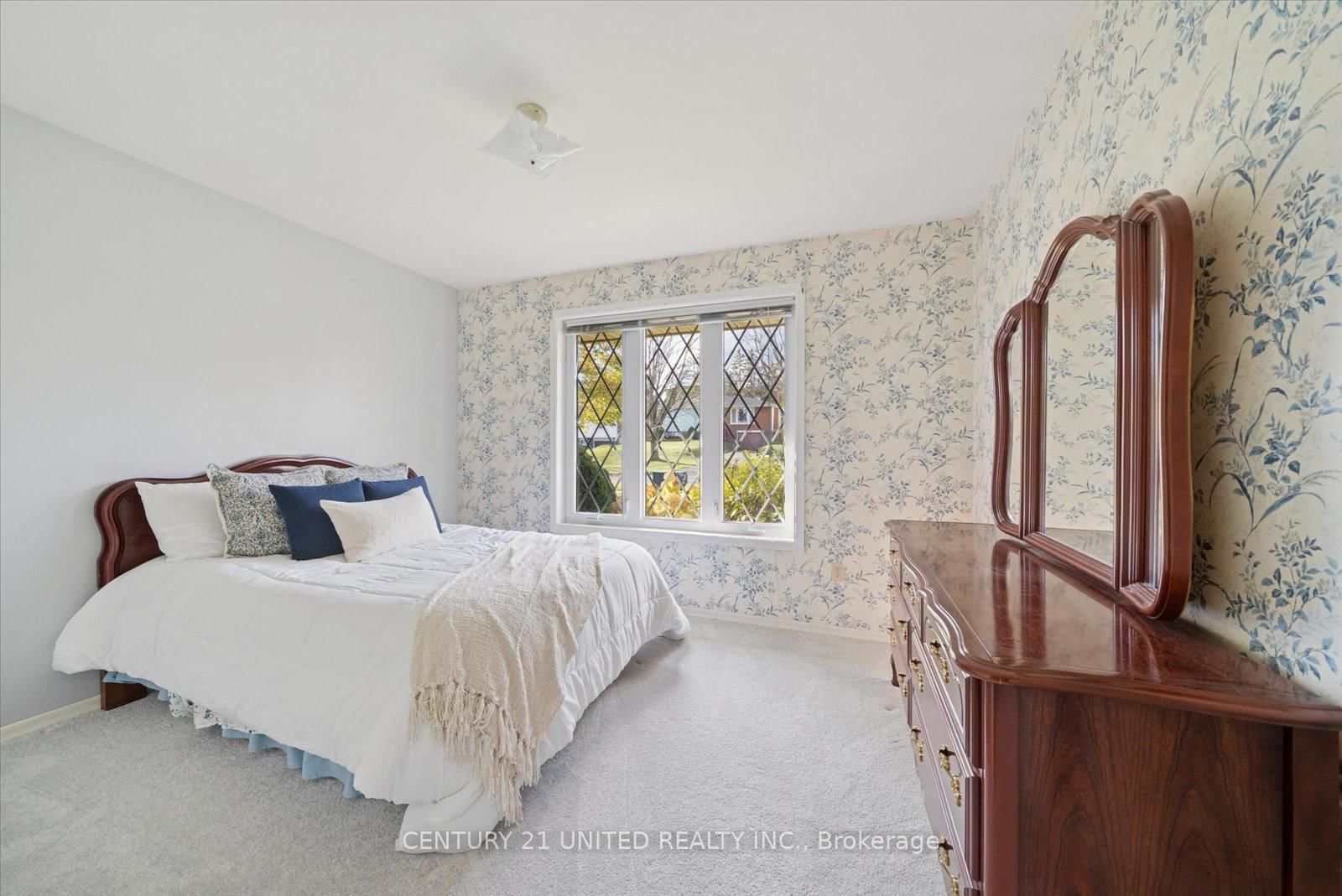 Detached House for sale at 1551 Cherryhill Road, Peterborough, Ontario, K9K 1A7 - Monaghan Ward 2 - MLS: X12888396