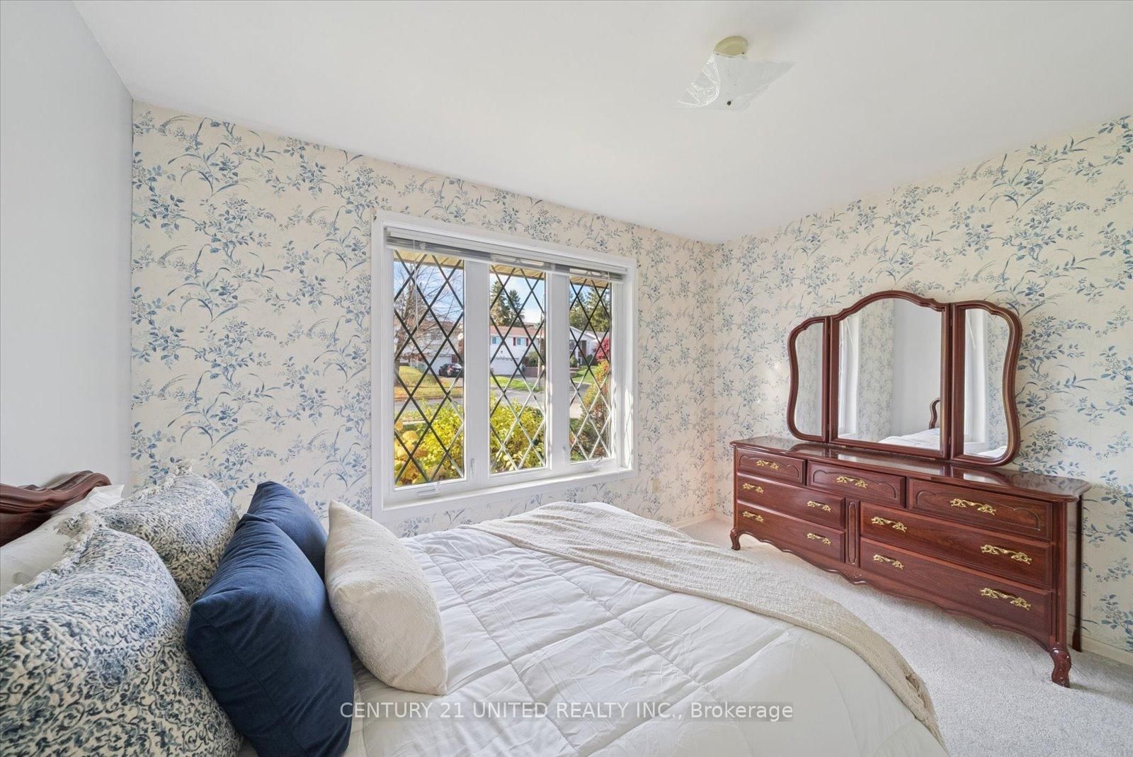 Detached House for sale at 1551 Cherryhill Road, Peterborough, Ontario, K9K 1A7 - Monaghan Ward 2 - MLS: X12888396