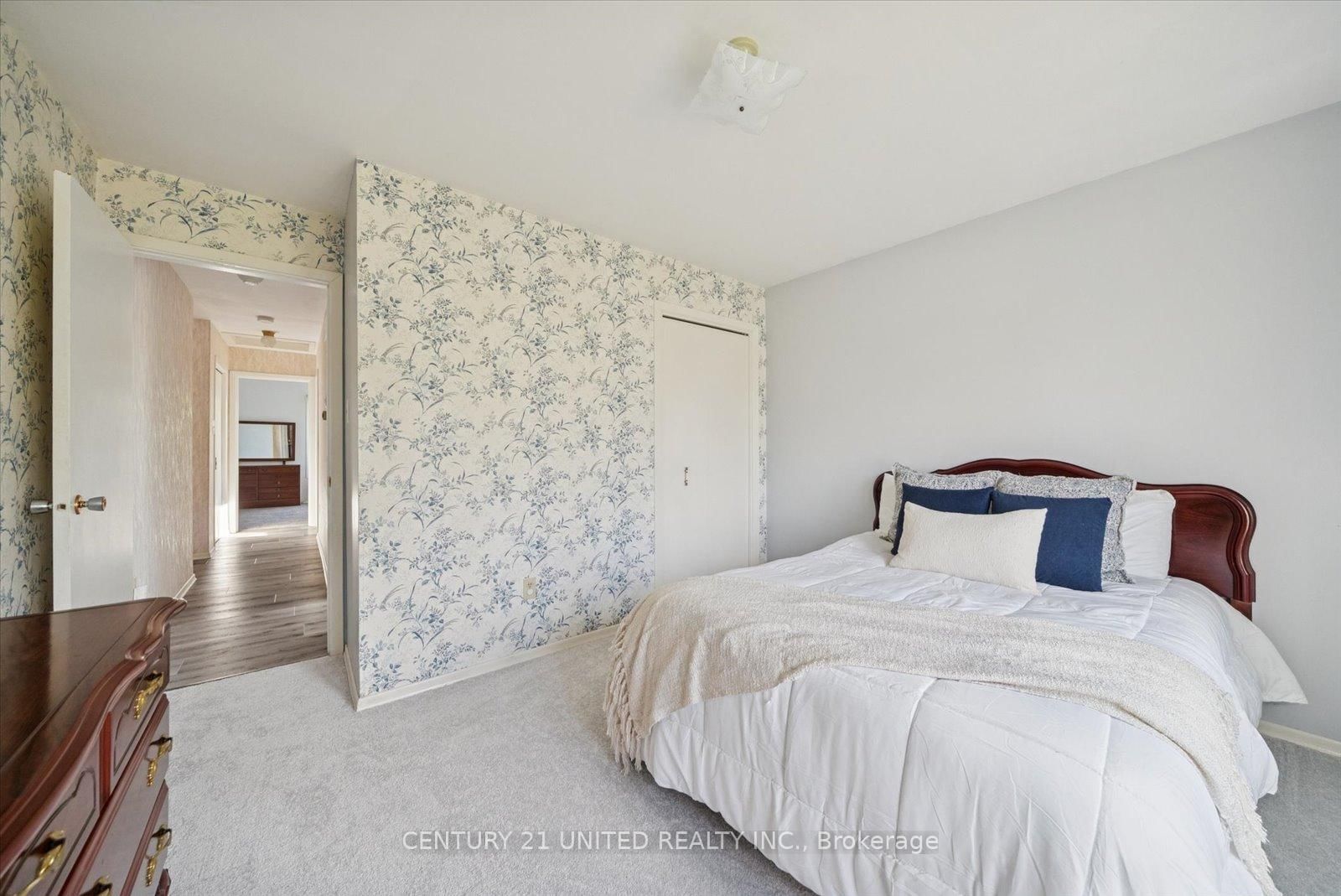 Detached House for sale at 1551 Cherryhill Road, Peterborough, Ontario, K9K 1A7 - Monaghan Ward 2 - MLS: X12888396