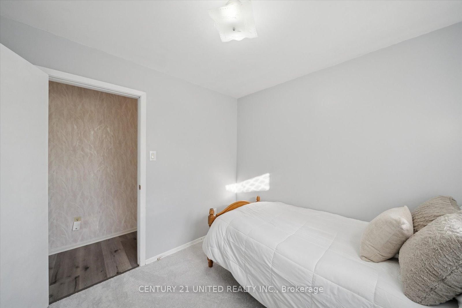 Detached House for sale at 1551 Cherryhill Road, Peterborough, Ontario, K9K 1A7 - Monaghan Ward 2 - MLS: X12888396