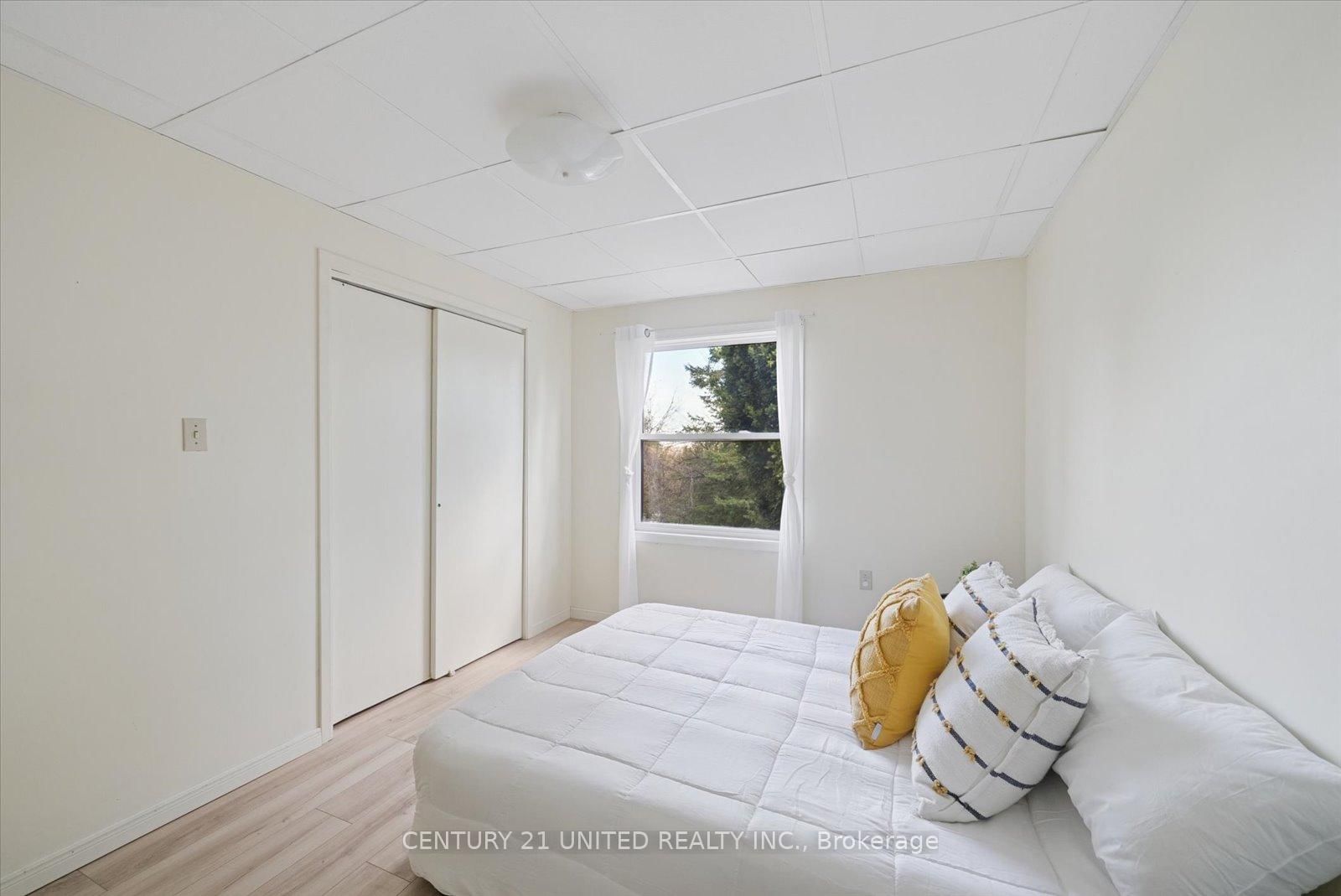 Detached House for sale at 1551 Cherryhill Road, Peterborough, Ontario, K9K 1A7 - Monaghan Ward 2 - MLS: X12888396