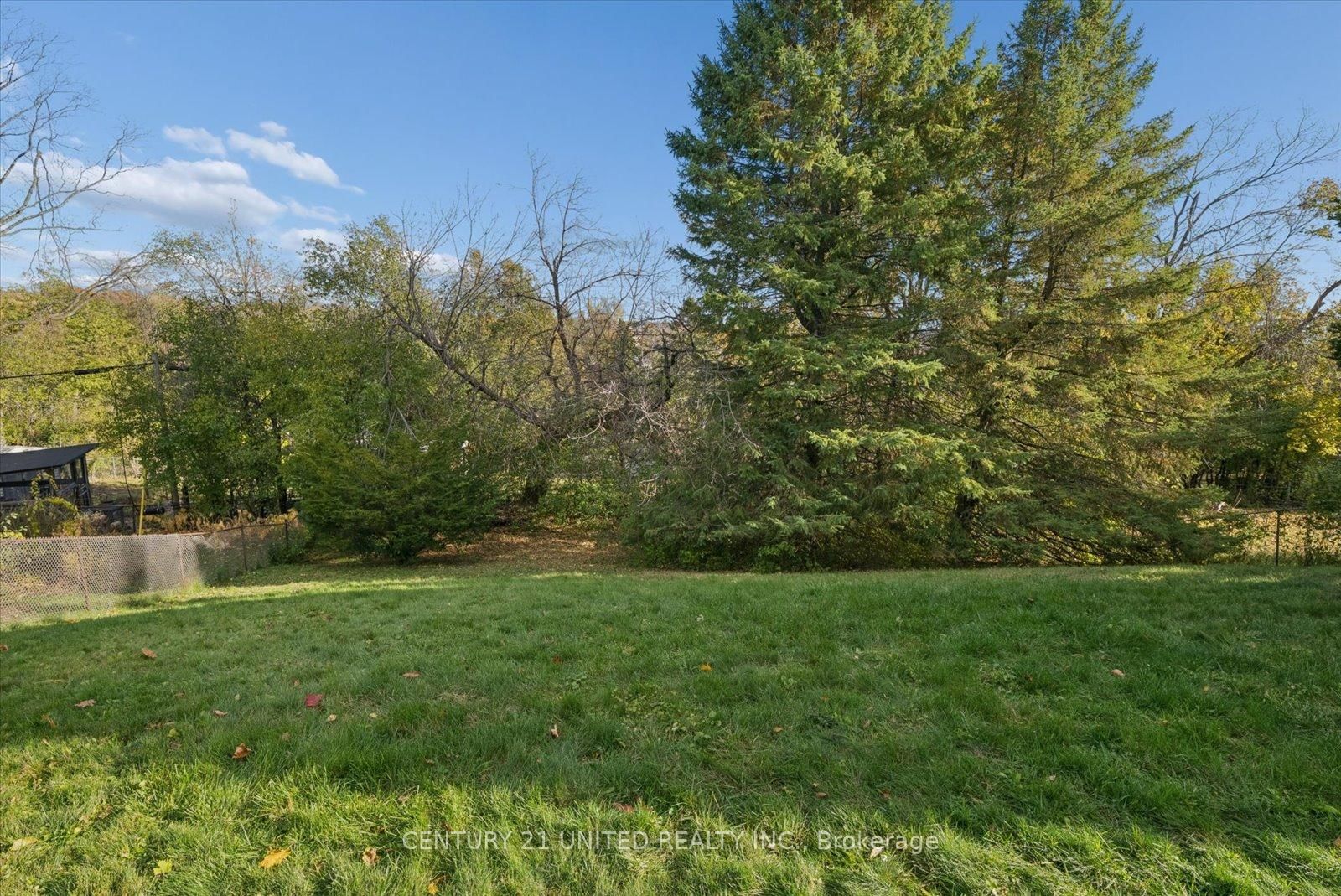 Detached House for sale at 1551 Cherryhill Road, Peterborough, Ontario, K9K 1A7 - Monaghan Ward 2 - MLS: X12888396