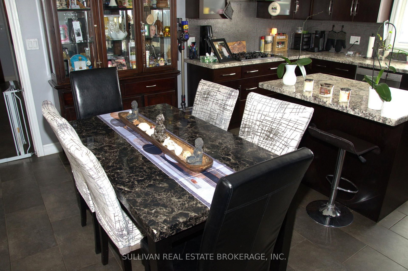 701 ERAMOSA Road - Photo 5