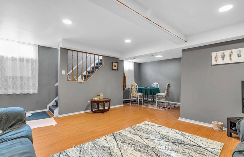 B - 197A Cedarvale Cres, Waterloo, N2L 4T3 | Image 2