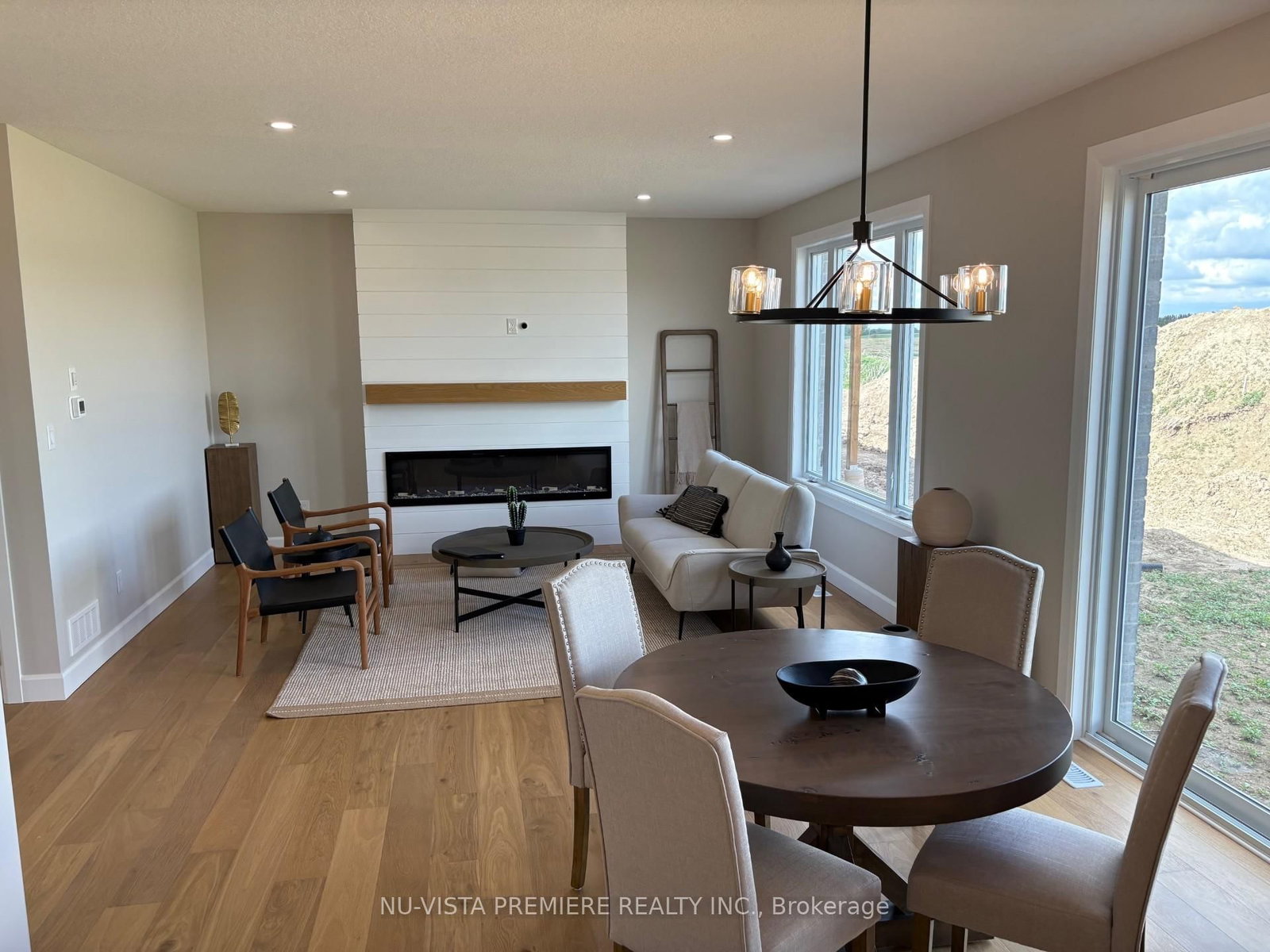 Detached House for sale at 162 Watts Drive, Lucan Biddulph, Ontario, N0M 2J0 - Lucan - MLS: X12888832