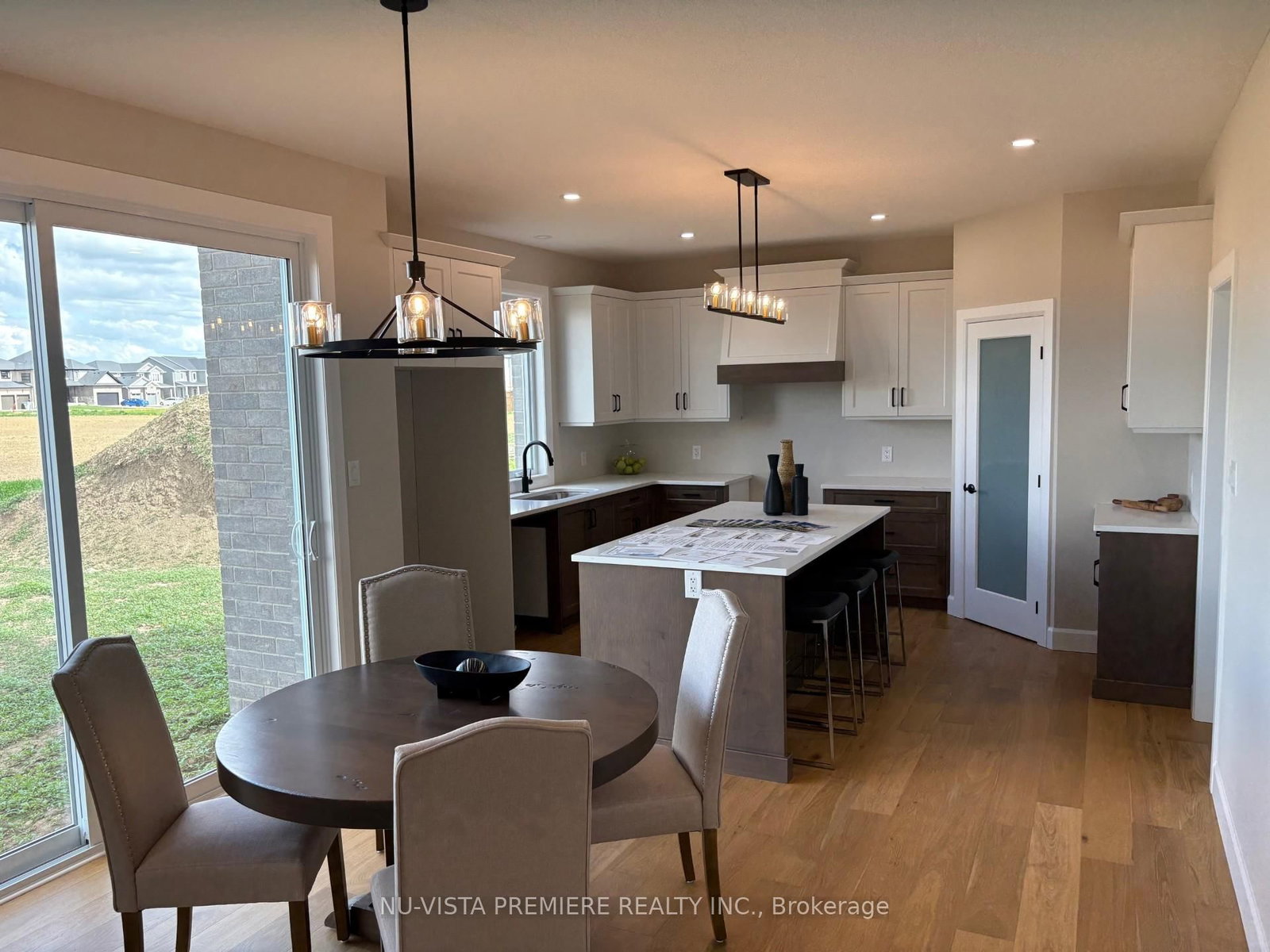 Detached House for sale at 162 Watts Drive, Lucan Biddulph, Ontario, N0M 2J0 - Lucan - MLS: X12888832