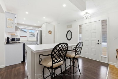 168 Montclair Crescent — photo 5