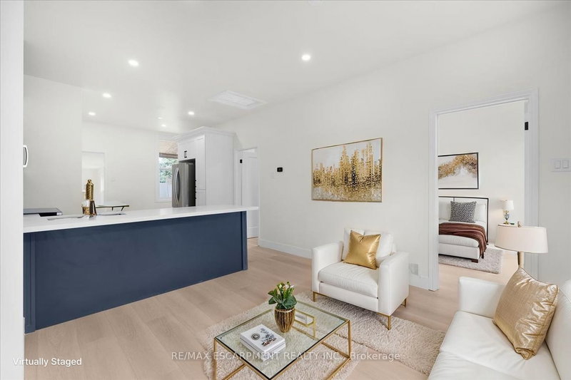 215 Ray St N, Hamilton, L8R 2Y3 | Image 3