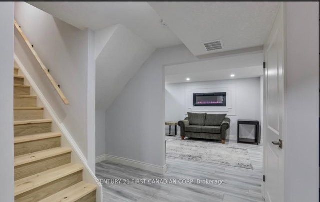 LOWER - 3194 Morgan Avenue