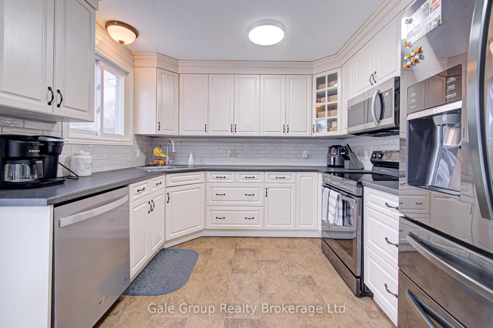 400 Odlum Drive - Photo 7