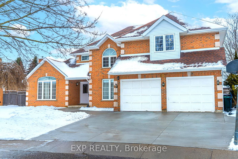 637 Deer Run Dr, Waterloo, N2K 3H5 | Image 2