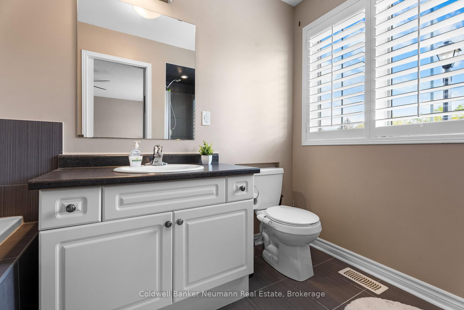 1035 Victoria Road S, Unit 71 - Photo 13