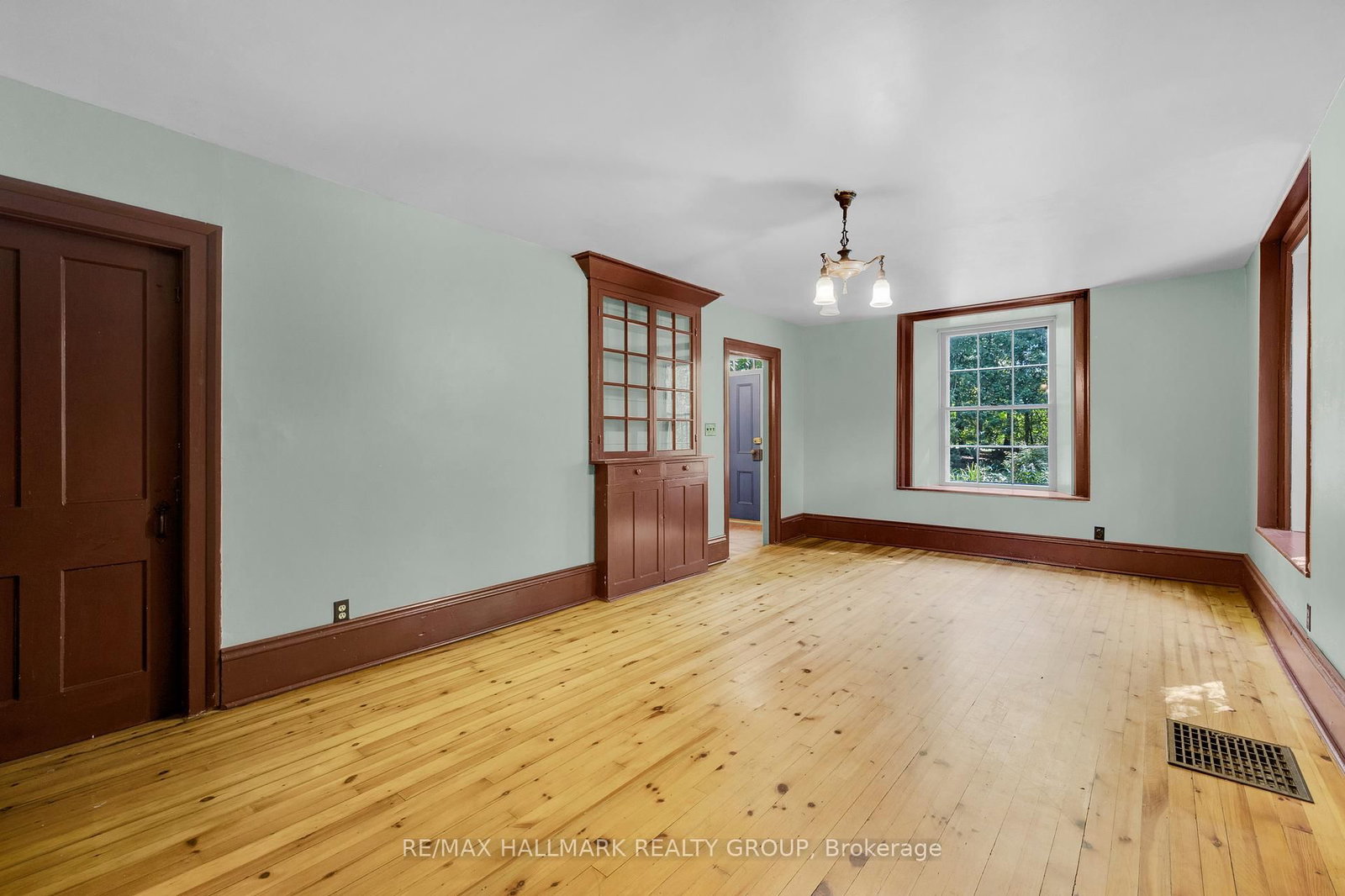 30 Ballycanoe Road • Front of Yonge, ON photo 10
