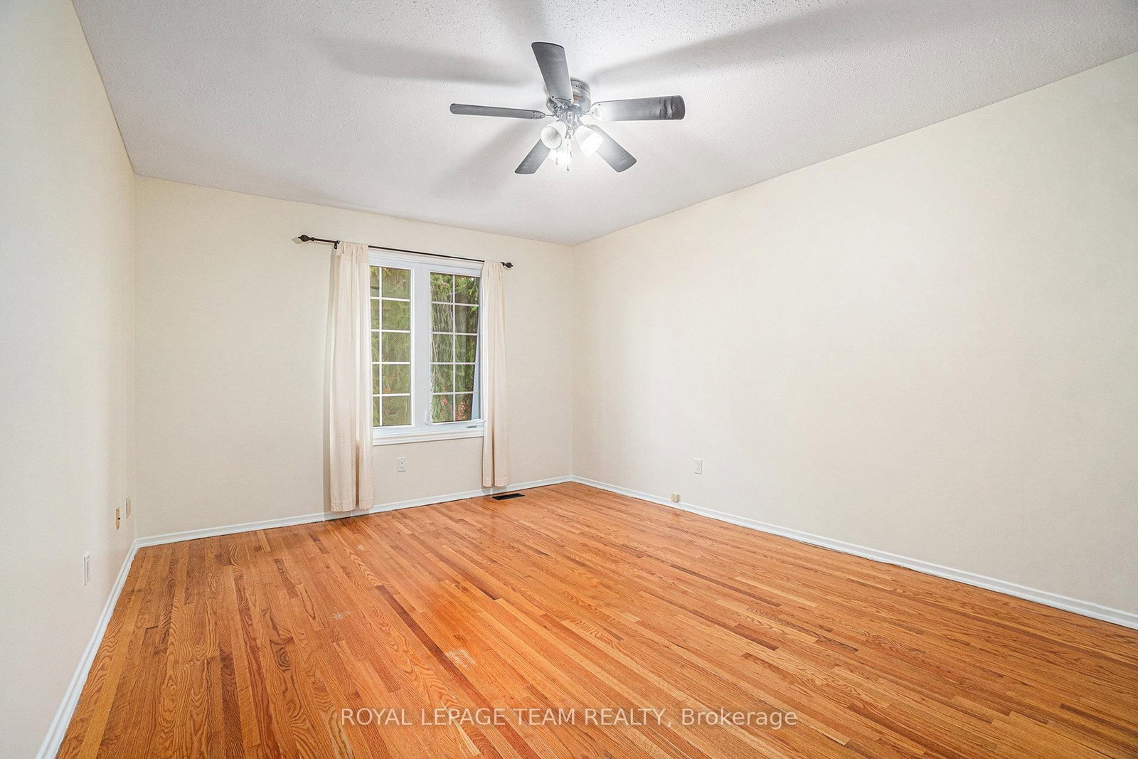 Townhouse for sale at 440 Kintyre Private, Ottawa, Ontario, K2C 3M9 - Carleton Square - MLS: X12890158