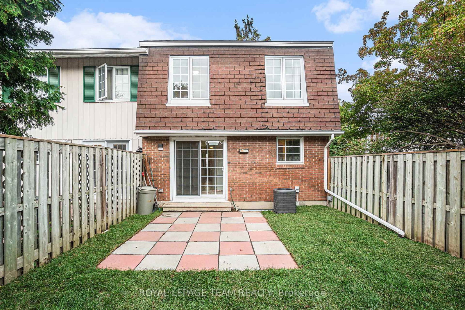 Townhouse for sale at 440 Kintyre Private, Ottawa, Ontario, K2C 3M9 - Carleton Square - MLS: X12890158