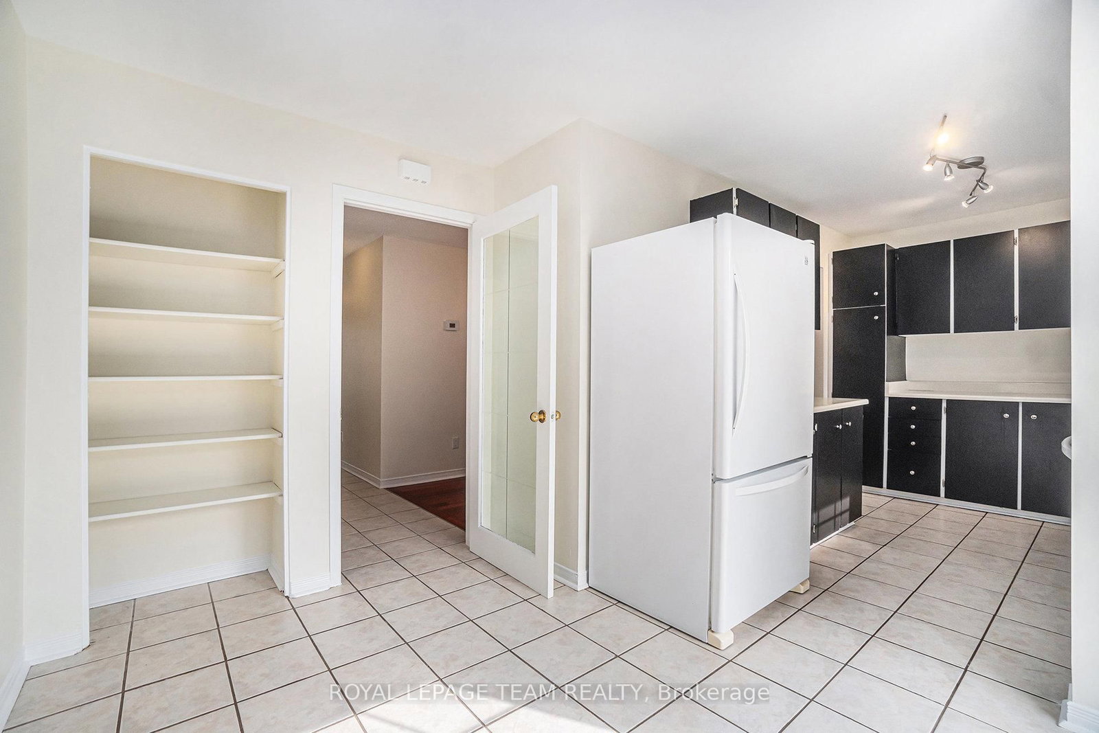 Townhouse for sale at 440 Kintyre Private, Ottawa, Ontario, K2C 3M9 - Carleton Square - MLS: X12890158