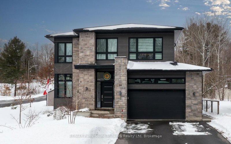 44 Dennis Dr, Parry Sound, P2A 0E6 | Image 2