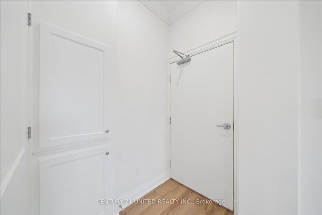 201 - 1027 Willcox Street