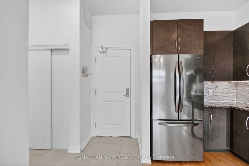 210 - 682 Churchill Ave N, Ottawa, K1Z 5G5 | Image 3