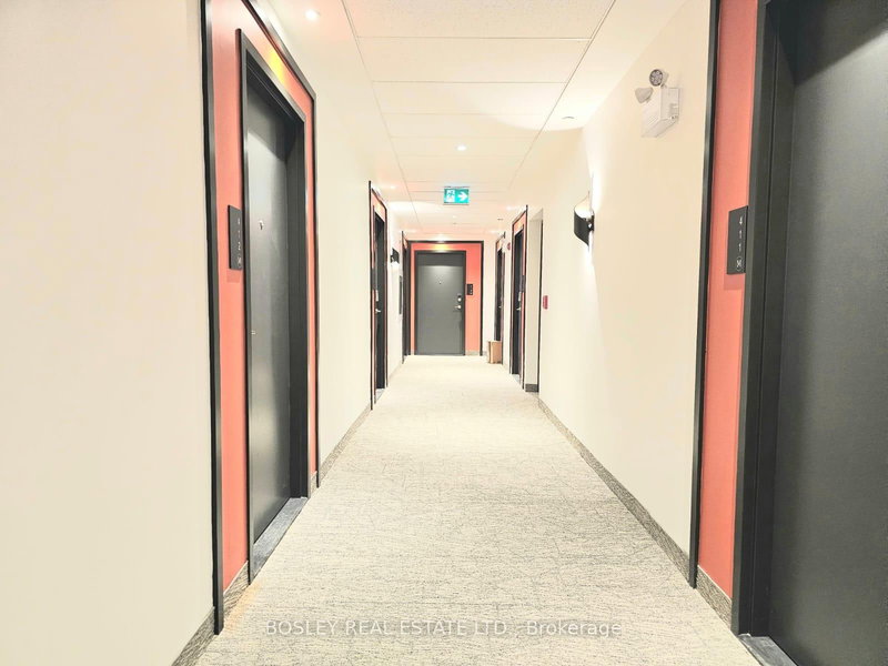 411 - 312 Erb St, Waterloo, N2L 1W3 | Image 2