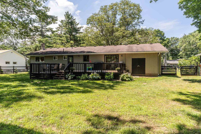 220 Alexander St, Gravenhurst, P1P 1A6 | Image 2