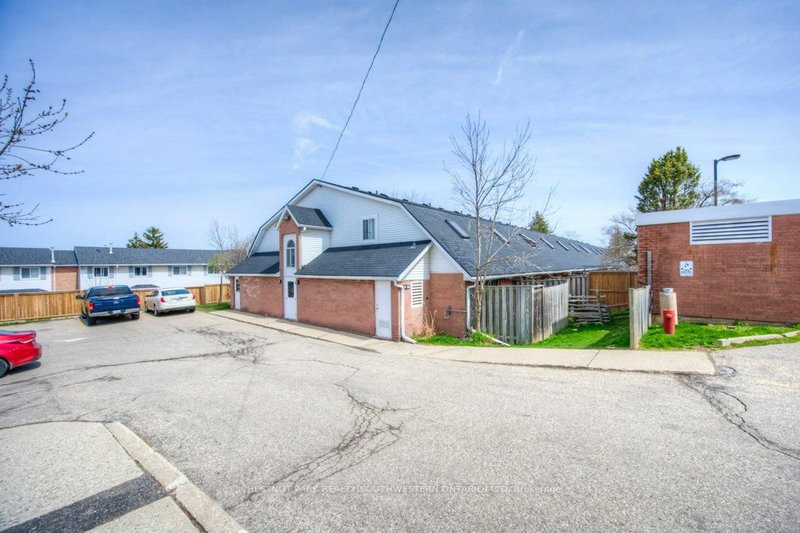 35 - 41 Valleyview Rd, Kitchener, N2E 3H9 | Image 2