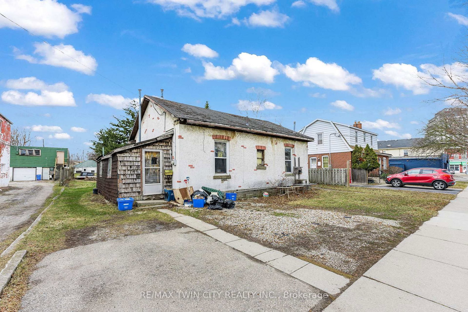 85 Erie Avenue - Photo 2