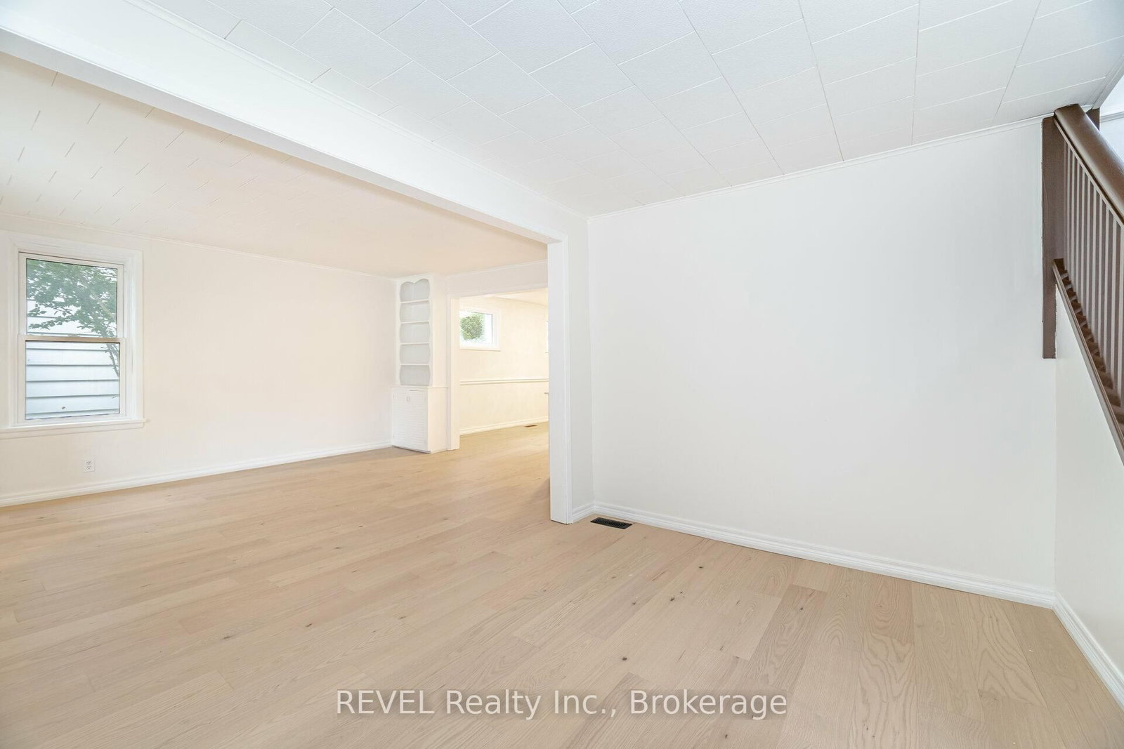 Detached House for sale at 39 Phipps Street, Fort Erie, Ontario, L2A 2V3 - Central - MLS: X12891090