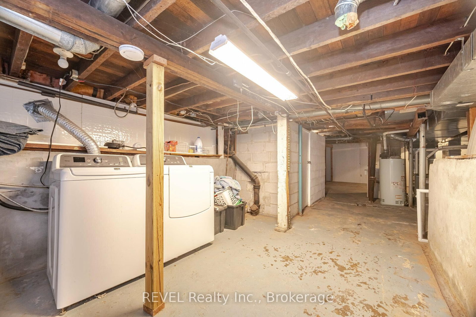 Detached House for sale at 39 Phipps Street, Fort Erie, Ontario, L2A 2V3 - Central - MLS: X12891090