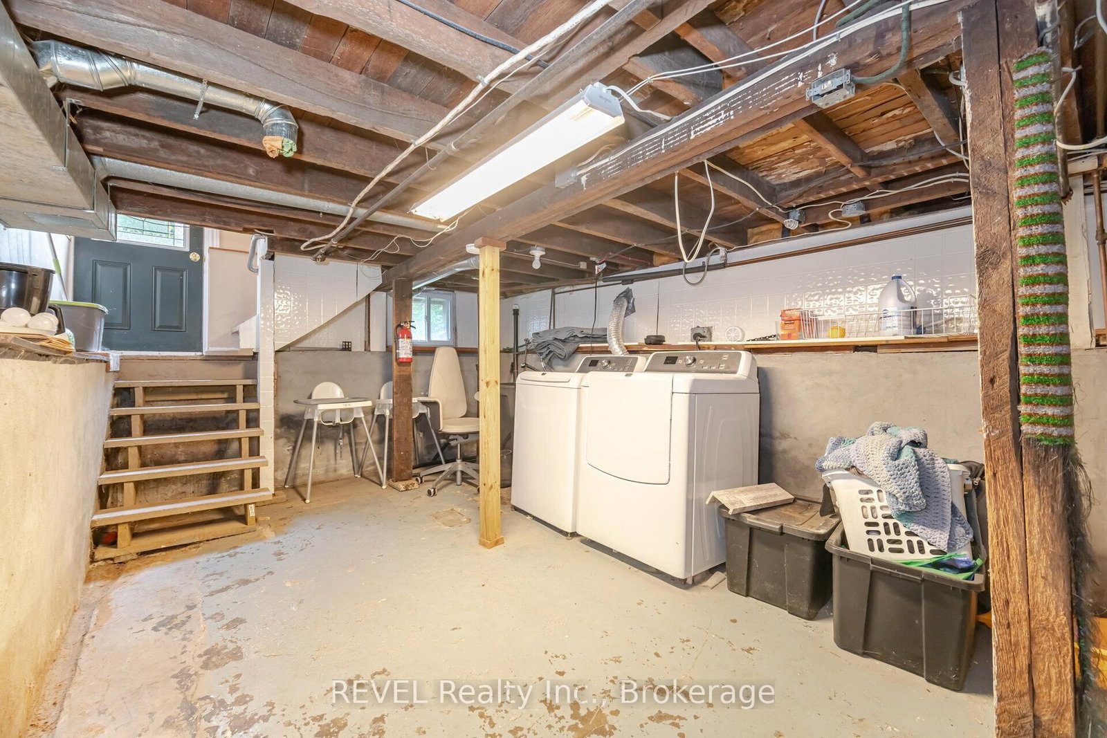 Detached House for sale at 39 Phipps Street, Fort Erie, Ontario, L2A 2V3 - Central - MLS: X12891090