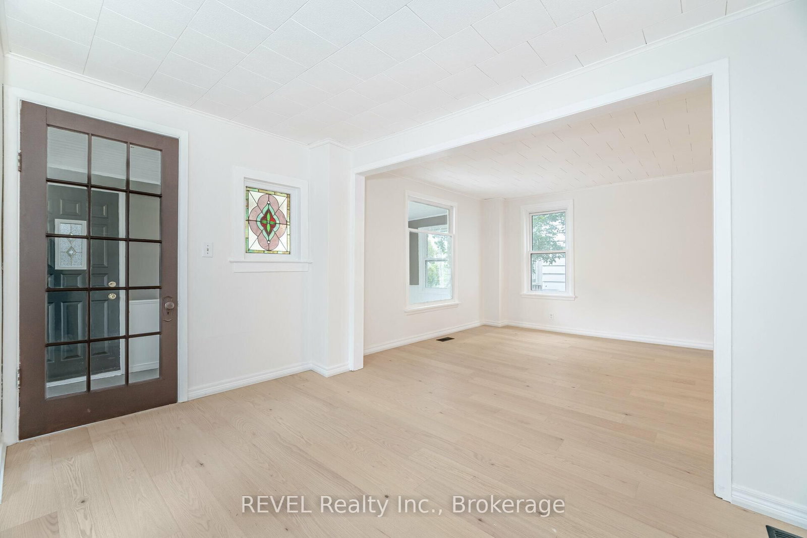 Detached House for sale at 39 Phipps Street, Fort Erie, Ontario, L2A 2V3 - Central - MLS: X12891090