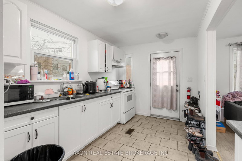 426 Macdonnell St, Kingston, K7L 4E4 | Image 3