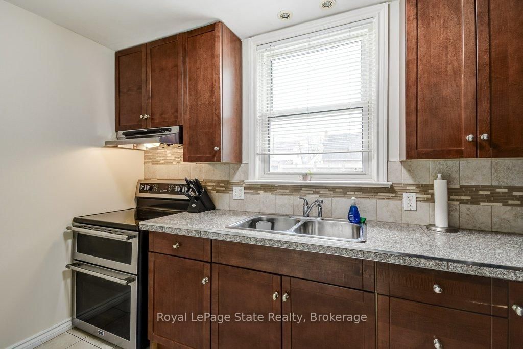 Detached House for sale at 624 Brighton Avenue, Hamilton, Ontario, L8H 6H2 - Parkview - MLS: X12891238