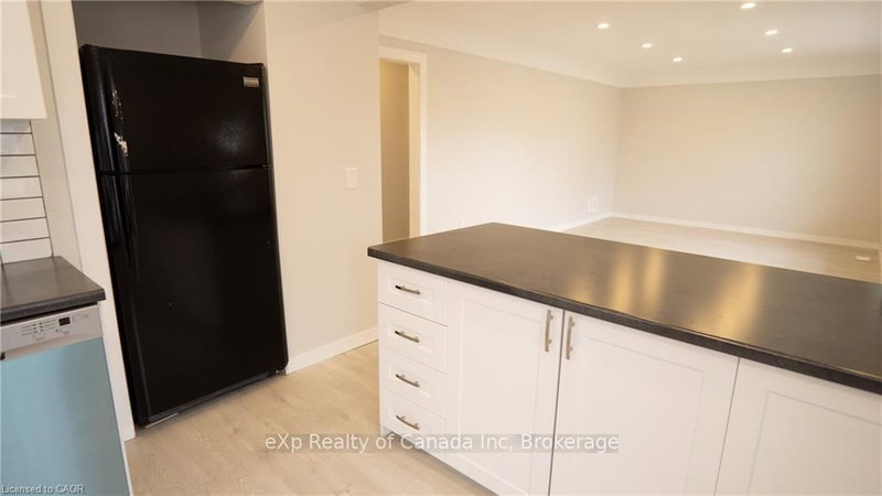 4 Dunblane Ave, St. Catharines, L2M 3Z5 | Image 3